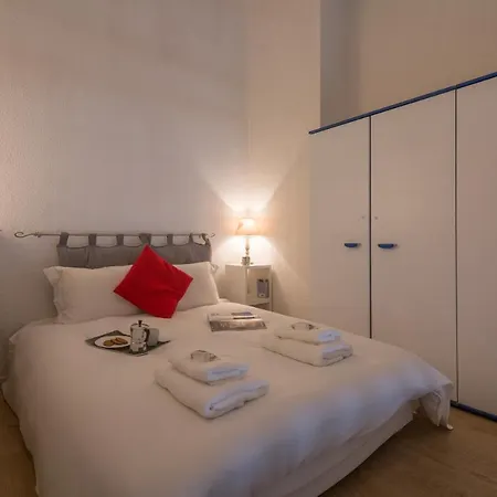 Sleeps 4 *