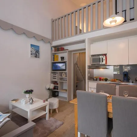 Sleeps 4 *